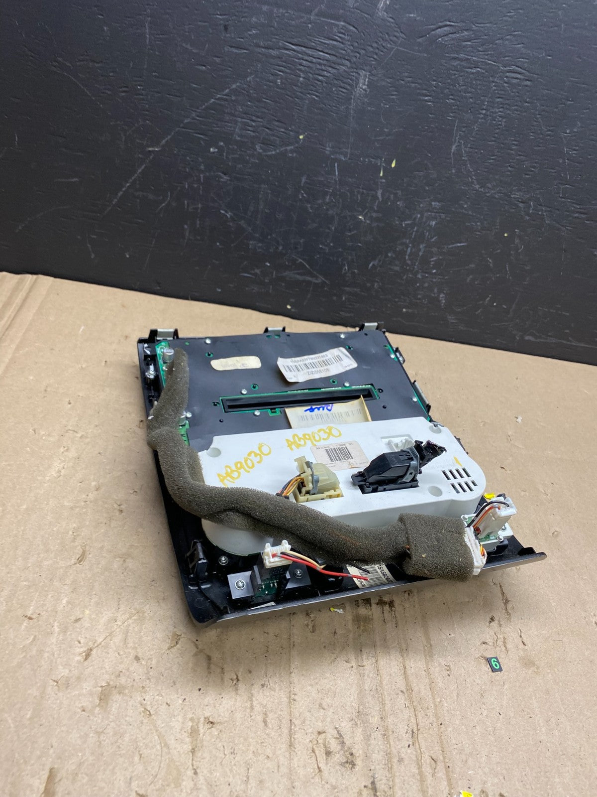 2008 - 2012 Nissan Titan Radio CD Player Climate Control ab9030 DG4