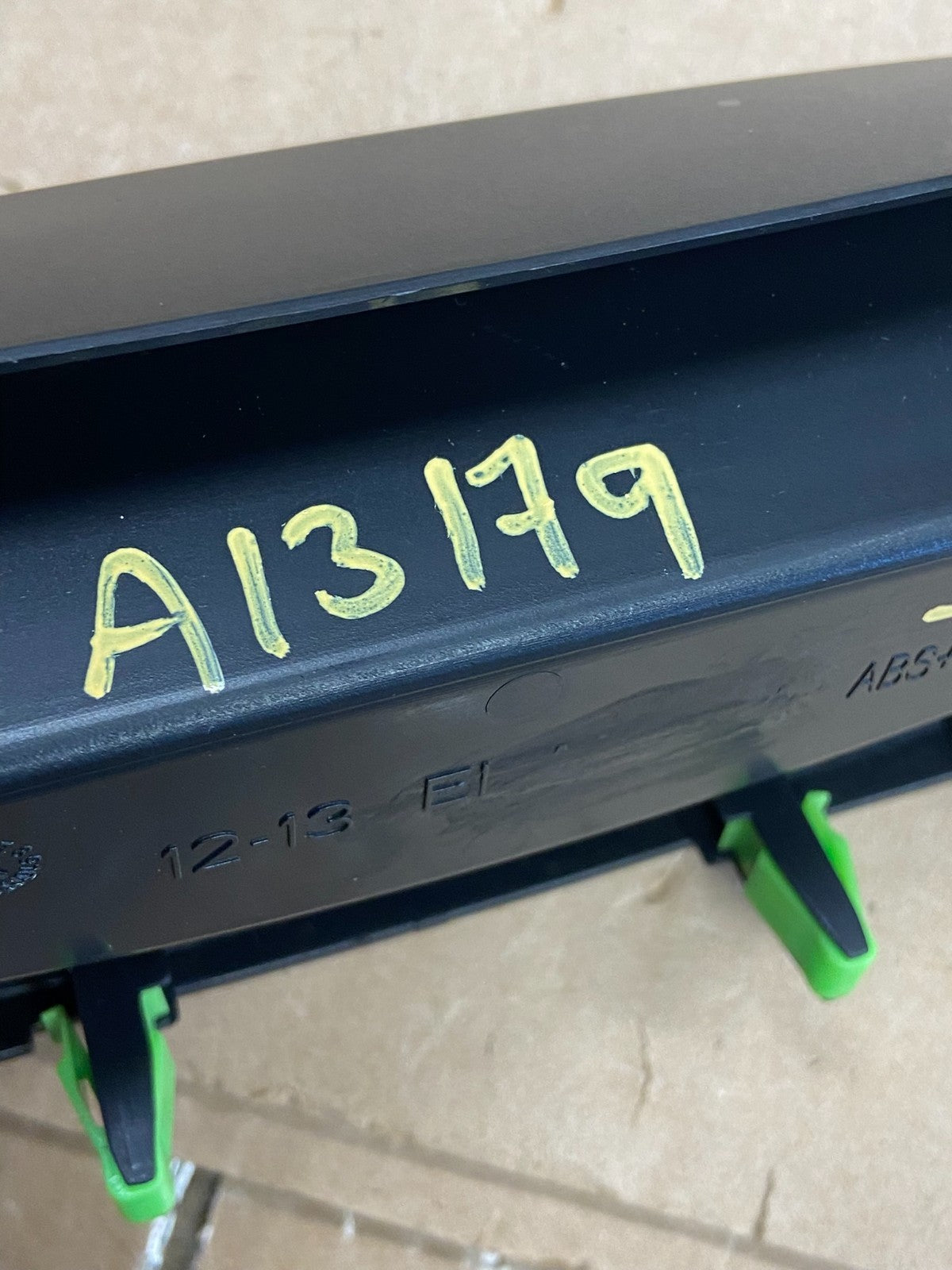 2011-2013 Hyundai Elantra Dash Radio Bezel Clock Display Trim AI3179 DG6