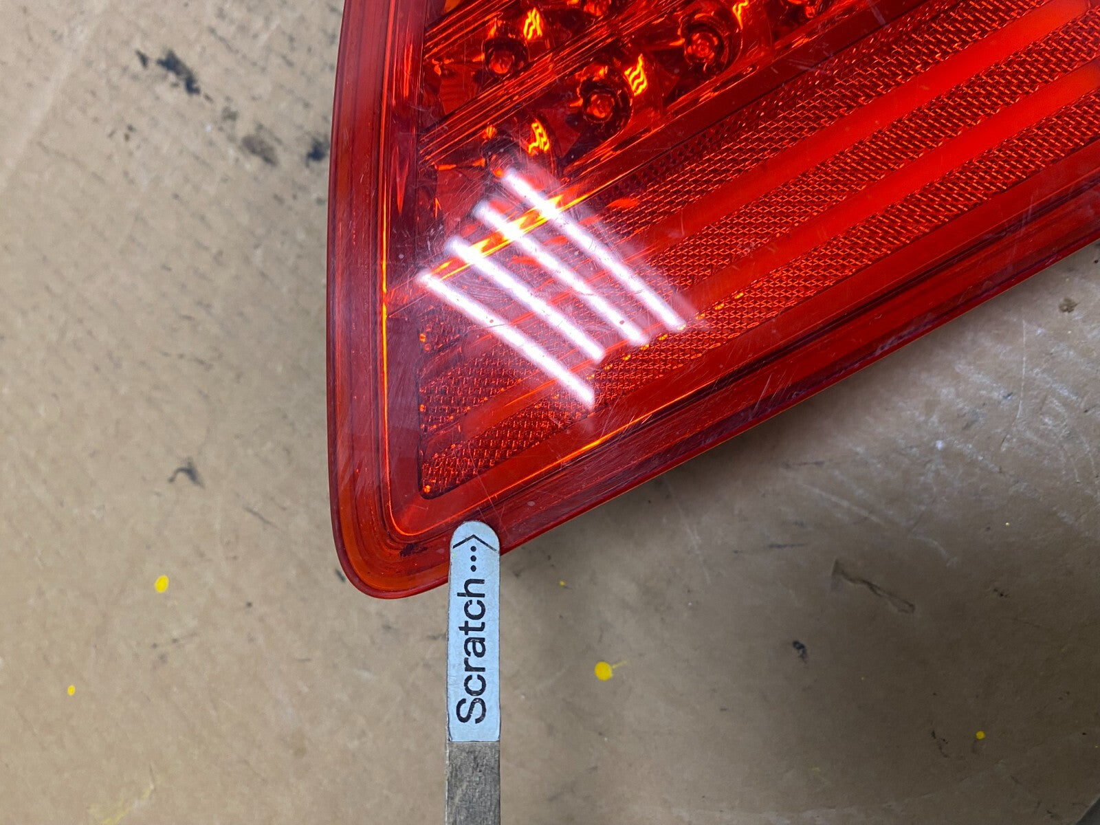 2009-2011 Hyundai Genesis Sedan Right Passenger Inner Tail Light N4548 DW5