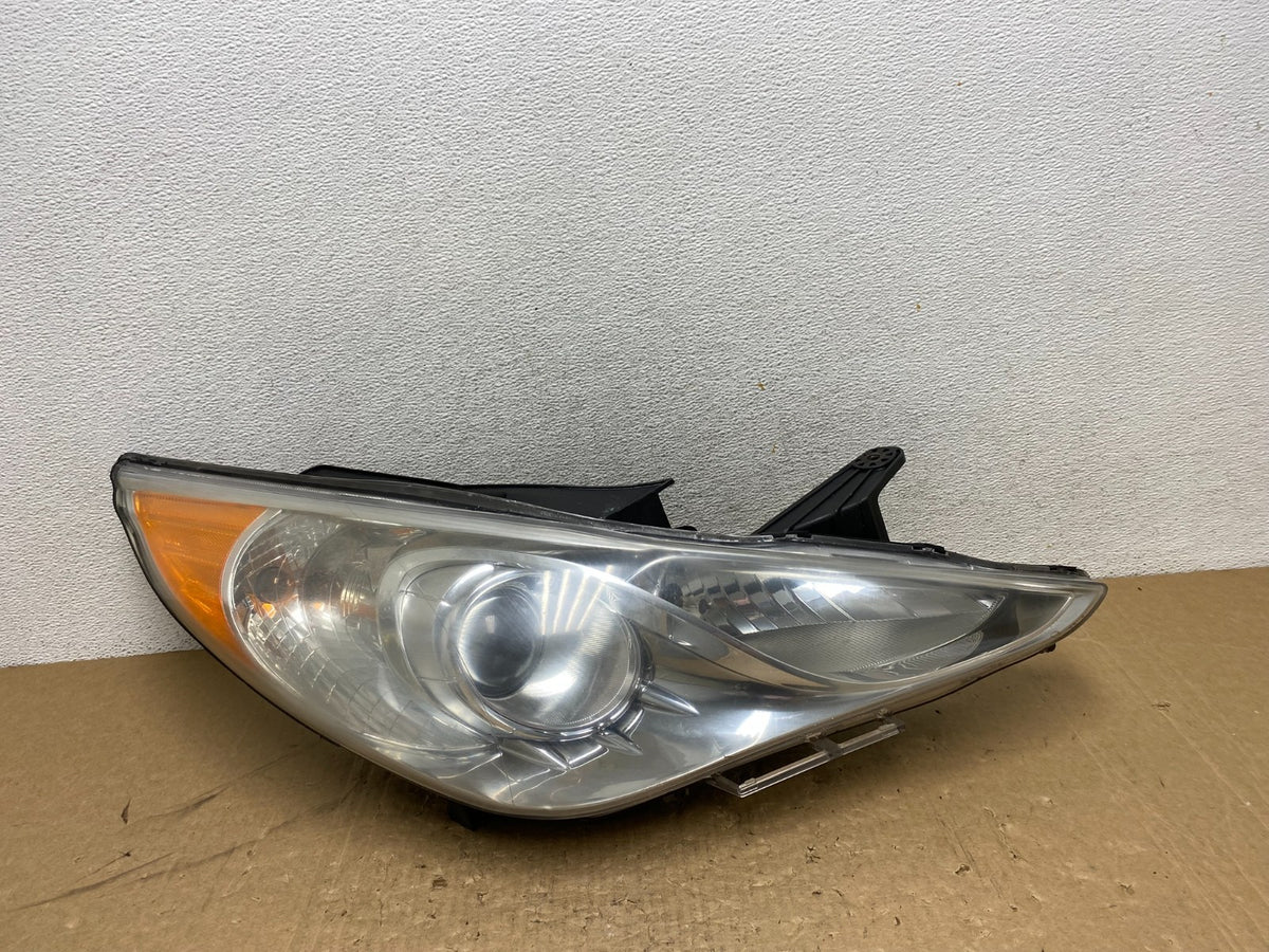 2011 - 2014 Hyundai Sonata Right Passenger Rh Side Headlight Halogen AG1148 DW0