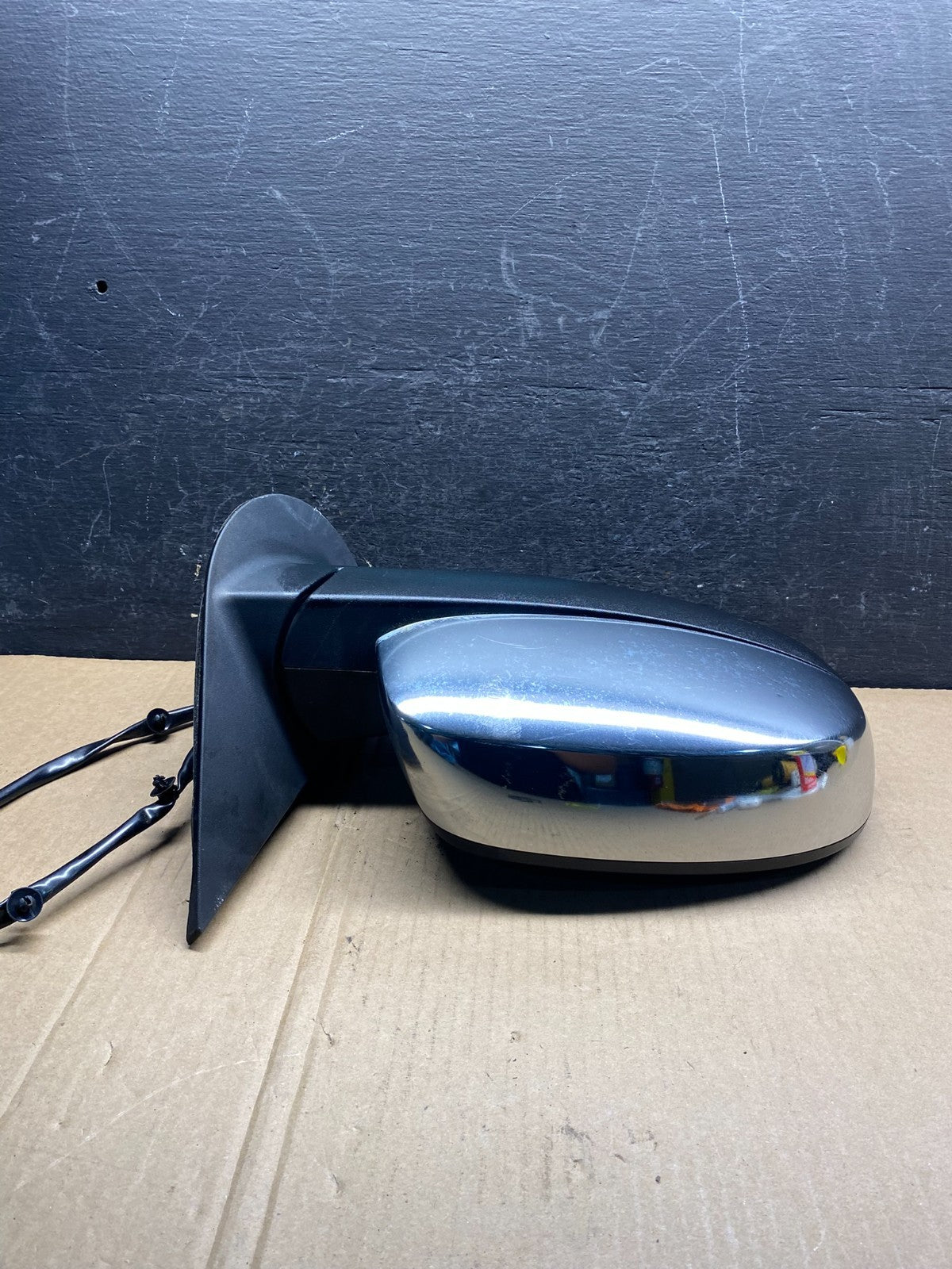 2007-2013 Chevrolet Tahoe Silverado Suburban Right Passenger Mirror AG3692 MS1