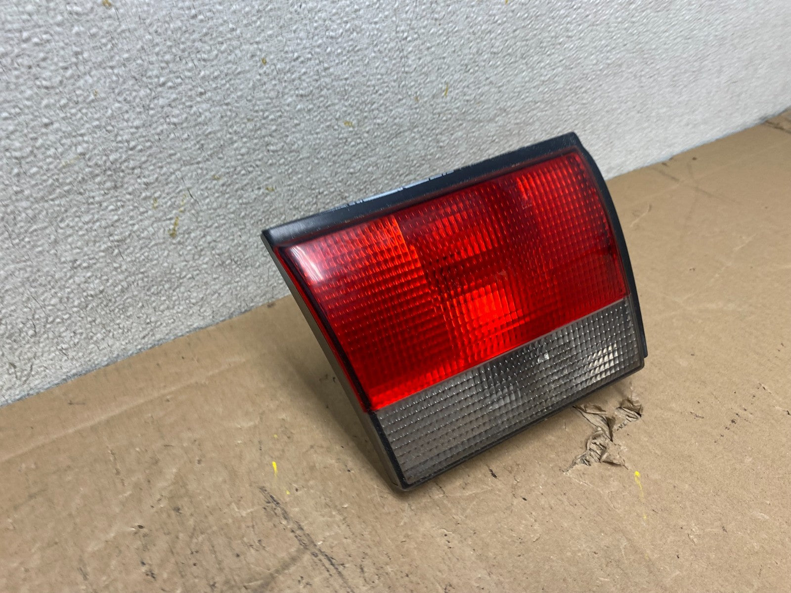 1994 to 1998 Saab 900 & Turbo Left Driver Side Tail Light Inner S0927 DW2
