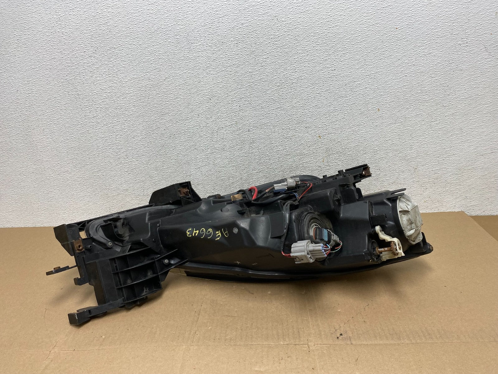 2009 - 2010 Mazda 6 Left Driver LH Side Halogen Headlight AE6643 DW7
