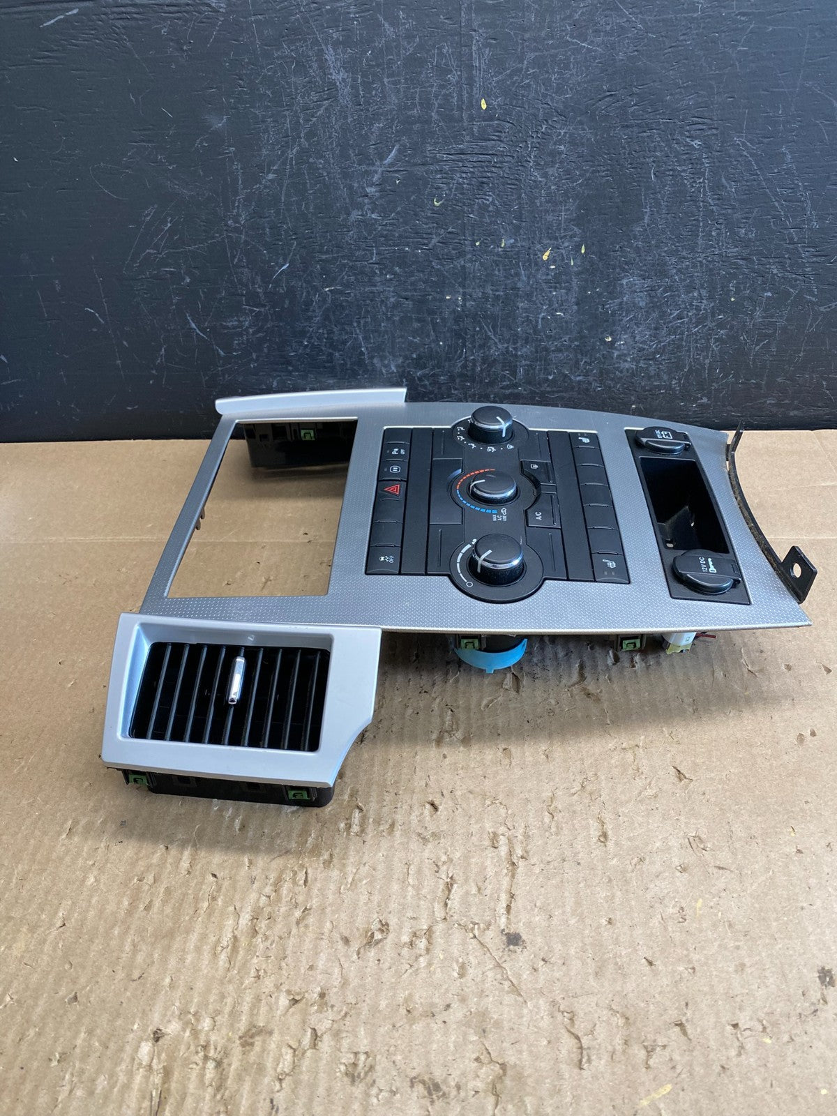 2008 to 2010 Jeep Grand Cherokee Center A/C Heater Climate Control AC9098 DG2