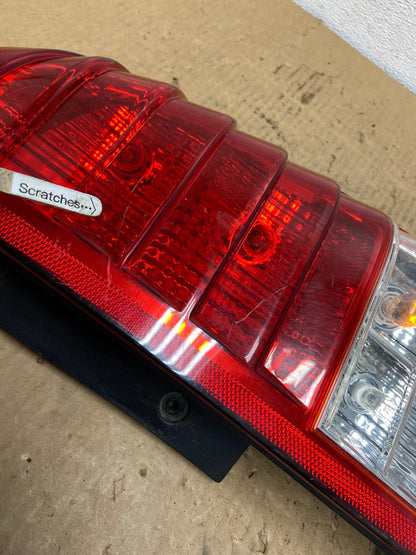 2007 2010 Hyundai Entourage Right Passenger RH Tail Light AC8243 LK3