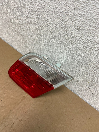 2002 - 2005 BMW 3 325i E46 Series Right Passenger Inner Tail Light AC5802 DW1