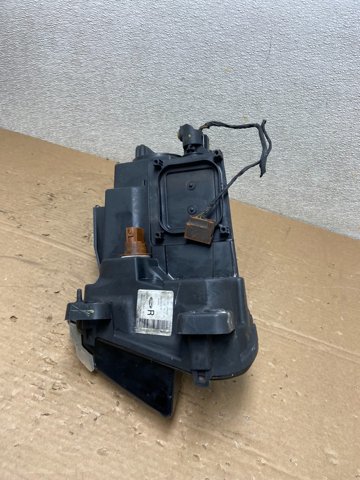 2011 to 2014 Ford Edge Front Right Passenger Headlight Halogen Oem AB4931 DW9