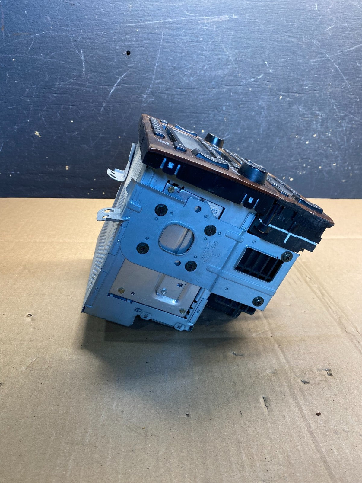 2000-2004 Toyota Avalon Radio Stereo 6 CD Tape Player Climate Control AA7295 DG2