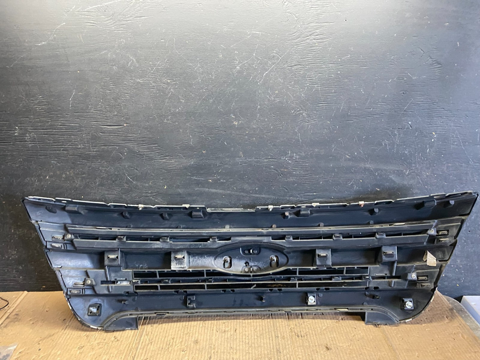 2011 to 2015 Ford Explorer Upper Front Grill Grille Oem S9587 DG7