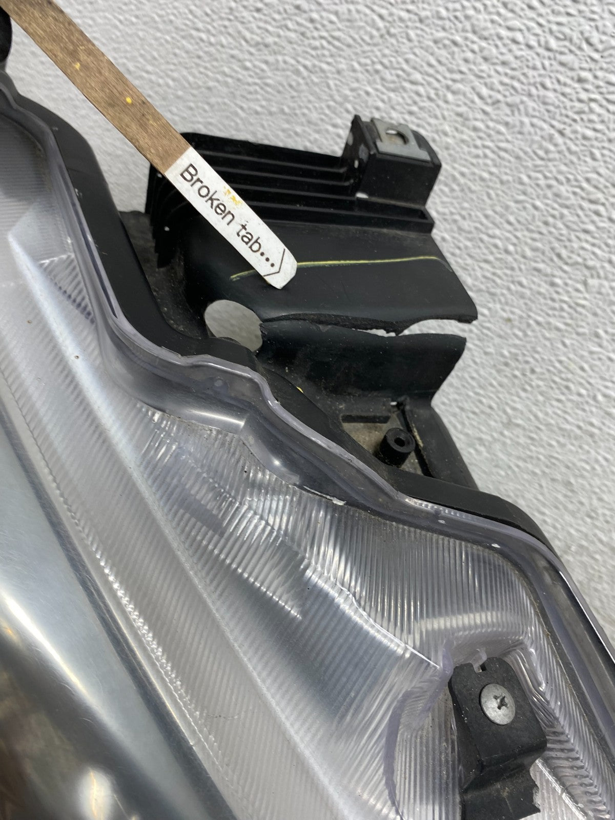 2009 - 2014 Nissan Maxima Headlight Right Passenger Xenon HID TYC AF6008 DW5