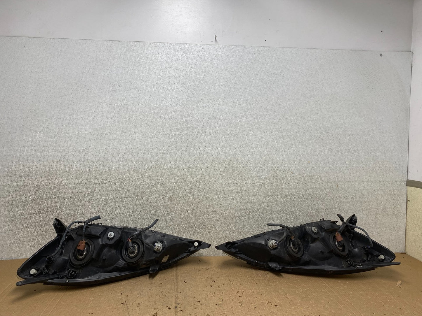 2006 to 2010 Toyota Sienna Left+Right Side Set Headlights Halogen V4560 DW11
