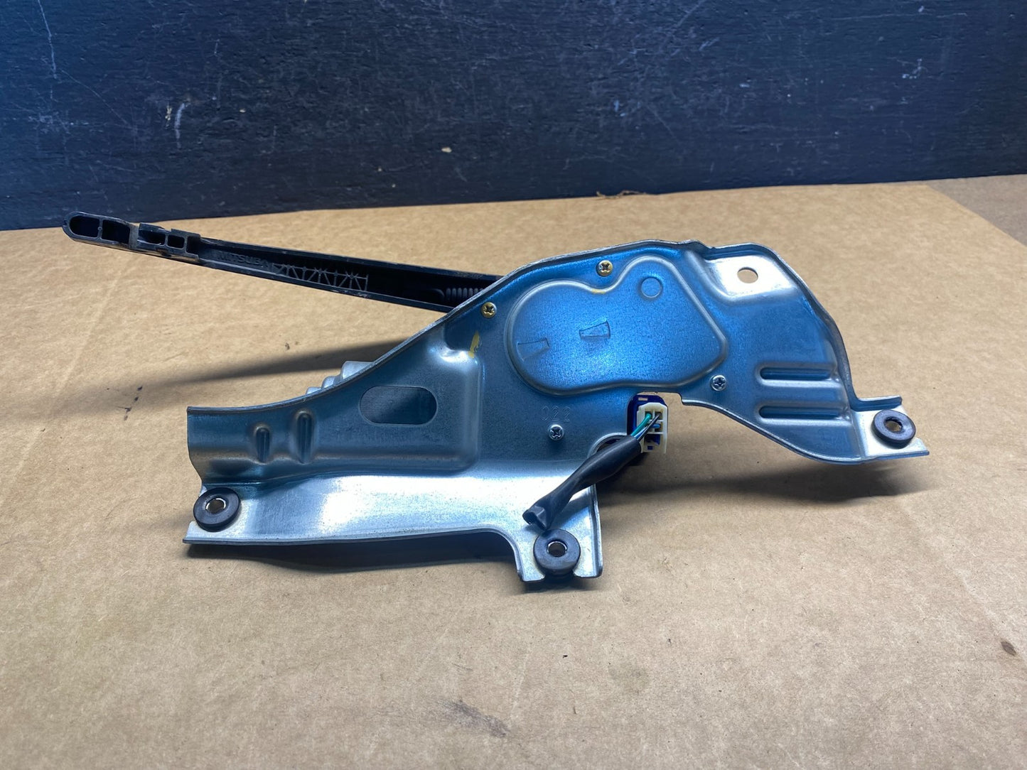 2010 to 2013 Subaru Forester Rear Windshield Washer Wiper Motor AD74745