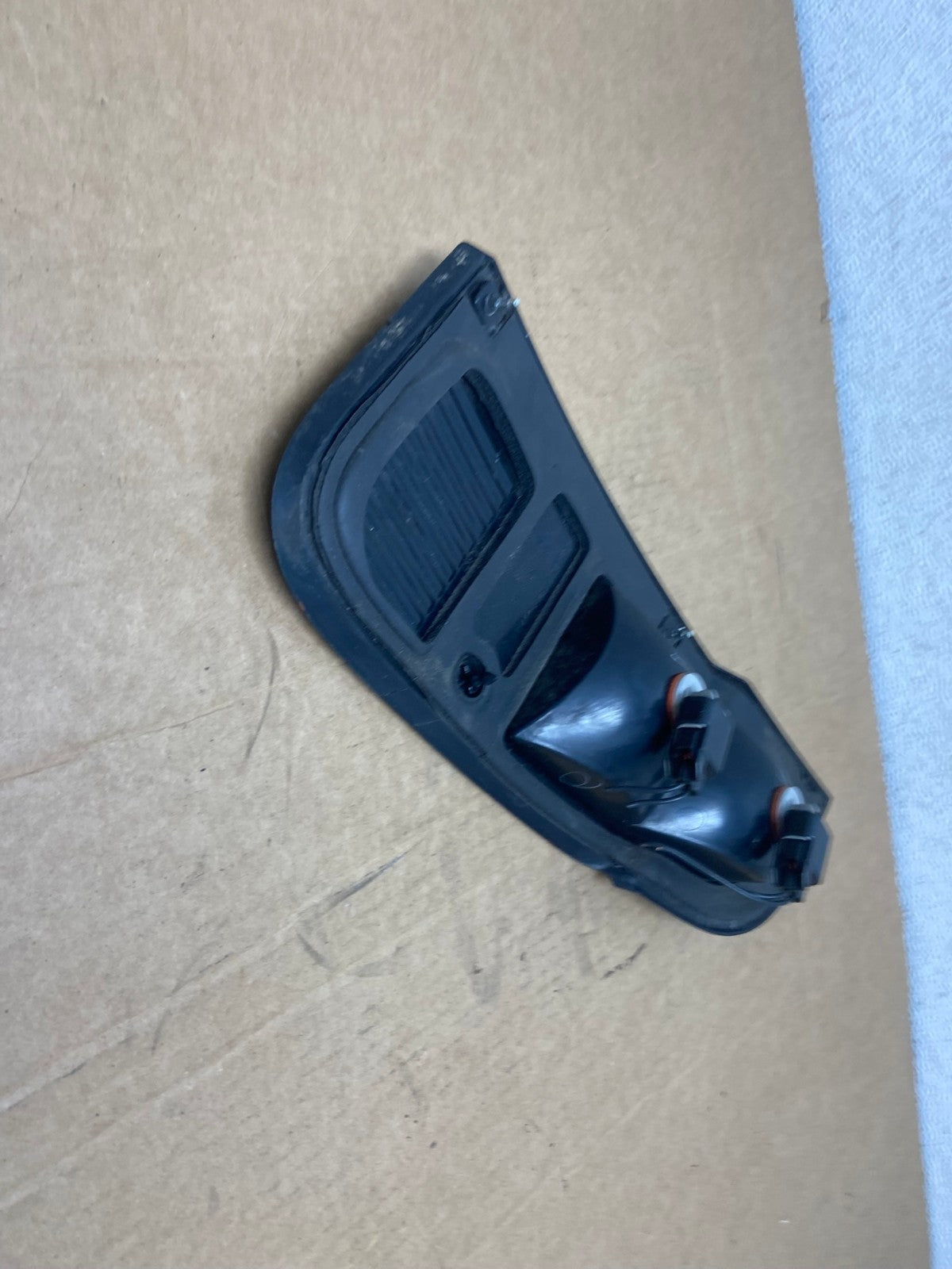 2003 to 2005 Lincoln Aviator Right Passenger Inner Tail Light Side AD5385 LK3