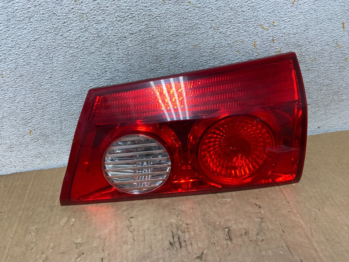2006 to 2010 Toyota Sienna Right Passenger RH Inner Tail Light AI9322 LK0