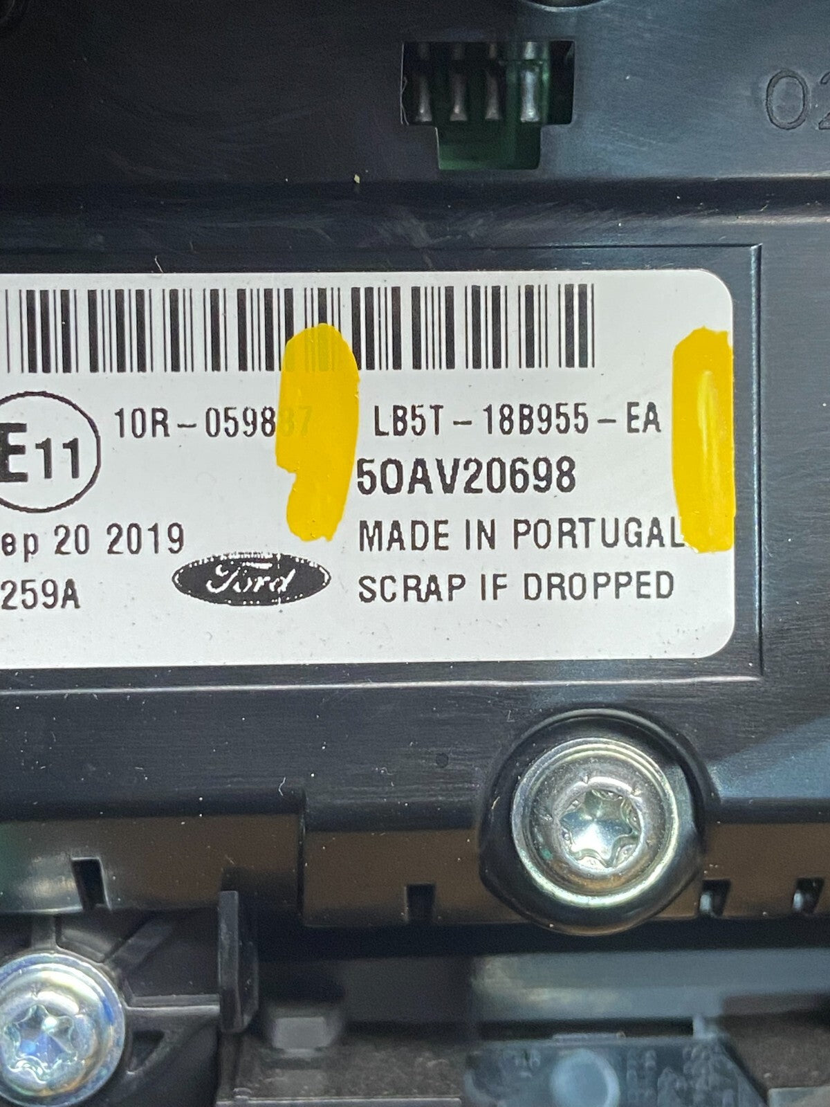 2020 to 2023 Ford  Explorer Console Radio Display Screen Air Vents L1855 DG Oem6