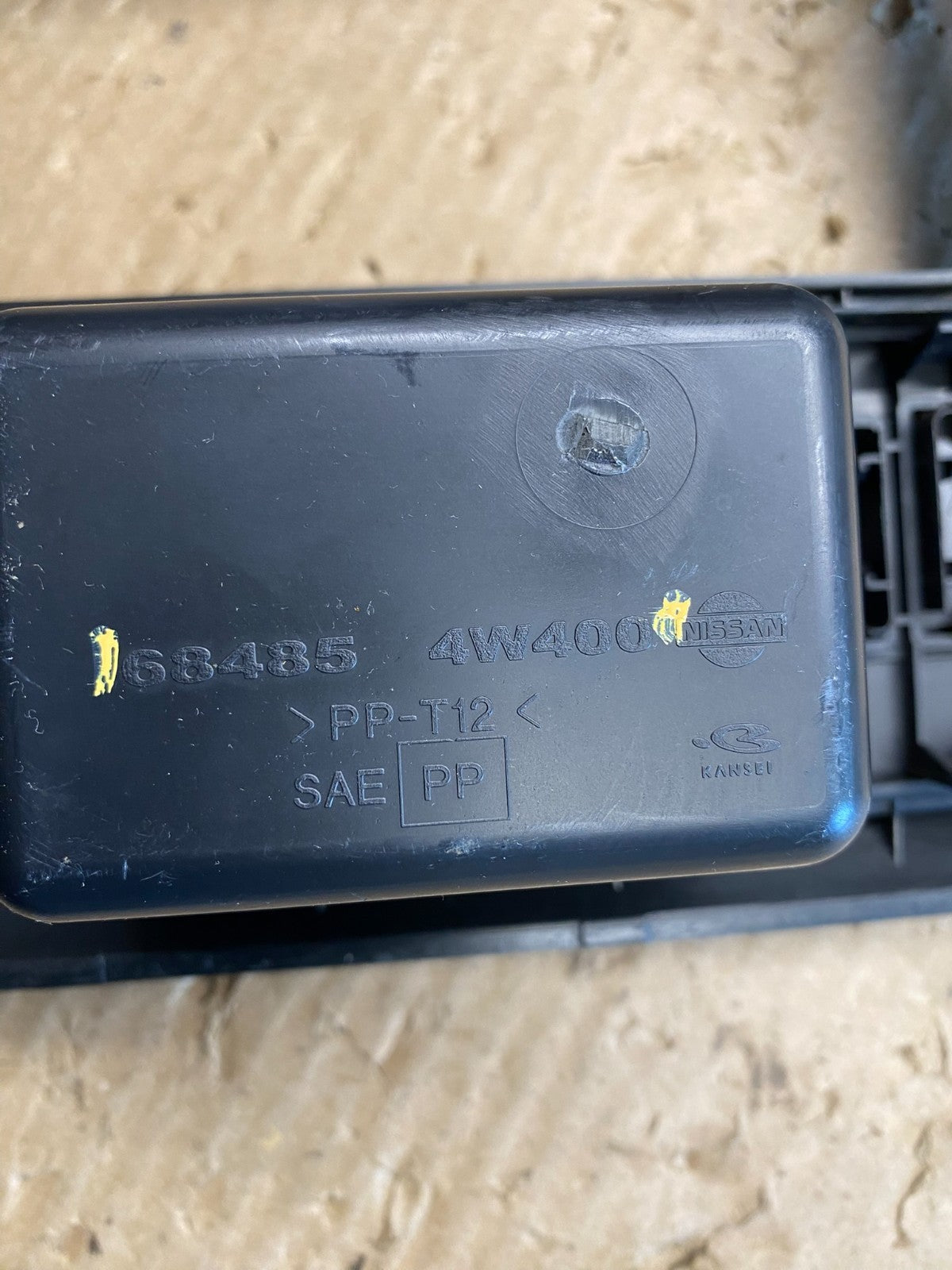 2001 to 2004 Nissan Pathfinder Center Dash Radio Trim Bezel Surround AC9127 DG4