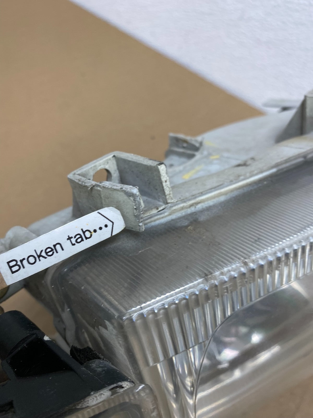 1999 to 2004 Nissan Pathfinder Left Driver Halogen Headlight Oem AB6856 DW7