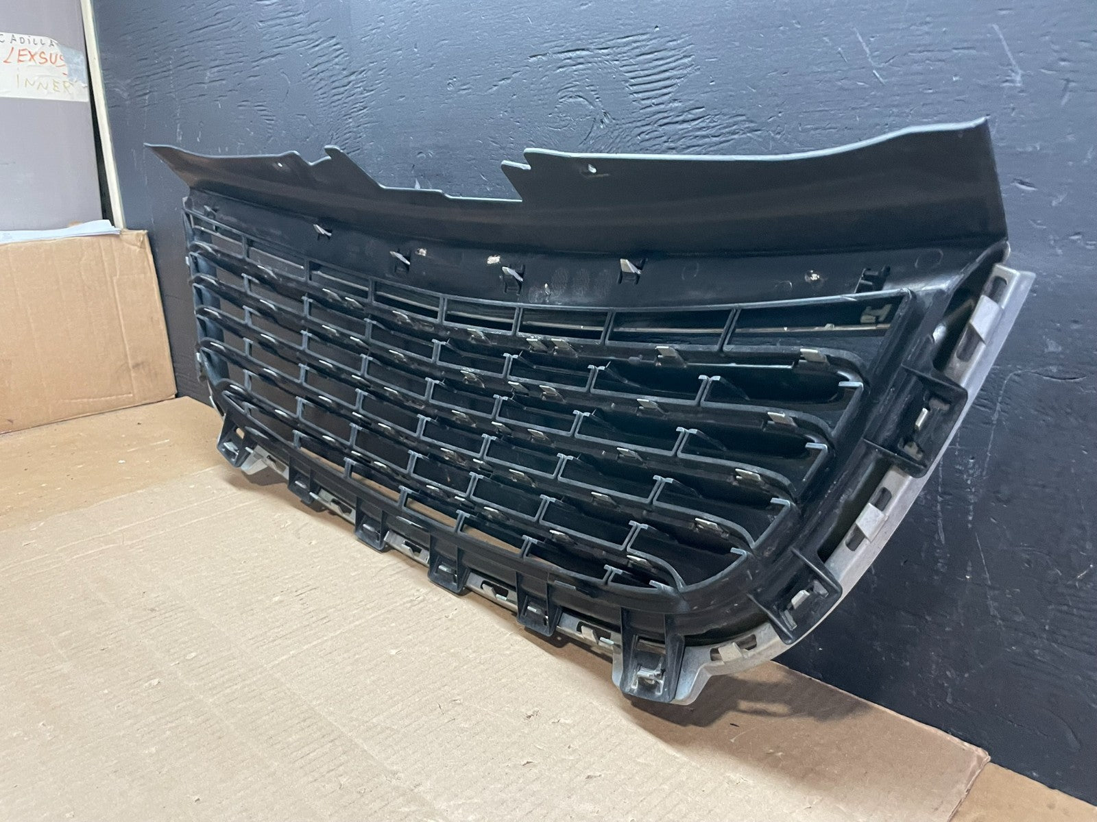 2011 to 2016 Chrysler Town & Country Front Upper Grill Grille Oem AB7637 DG5