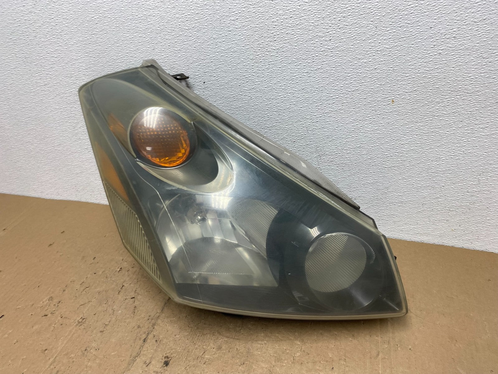 2004 to 2009 Nissan Quest Right Passenger RH Black Headlight AC7253 DW1