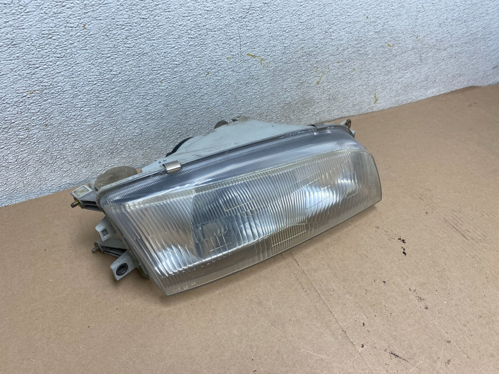 1999 to 2001 Mitsubishi Lancer Right Passenger RH Side Headlight Q3990 PS2