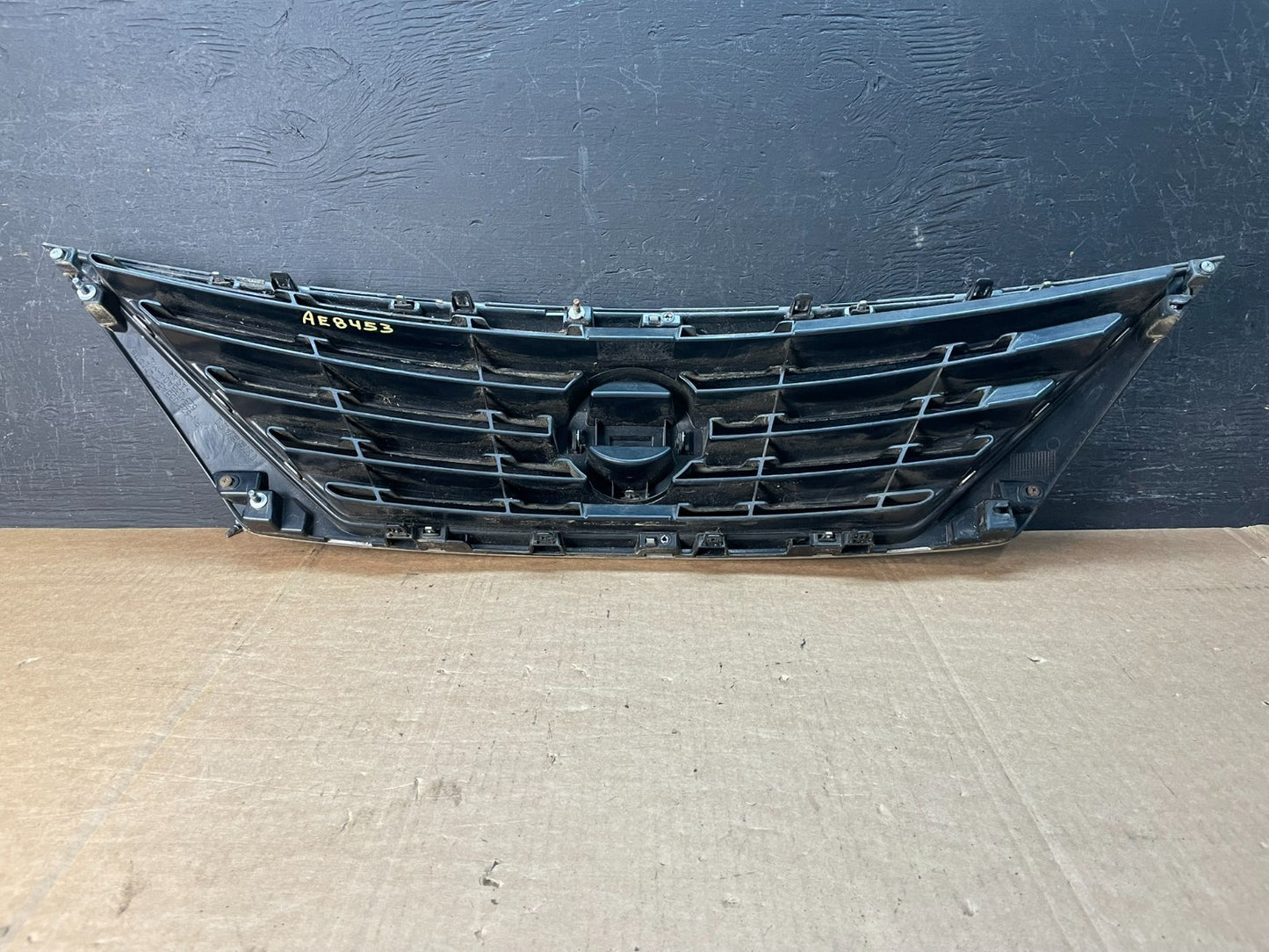 2012 to 2014 Nissan Versa Sedan Front Upper Grill Grille AE8453 DG3