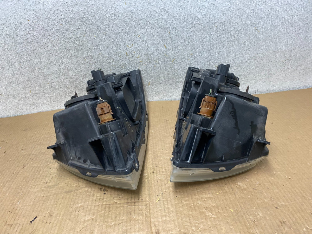 2003 - 2006 Lincoln Navigator Left+Right Side Headlights Halogen AI8169 DW13