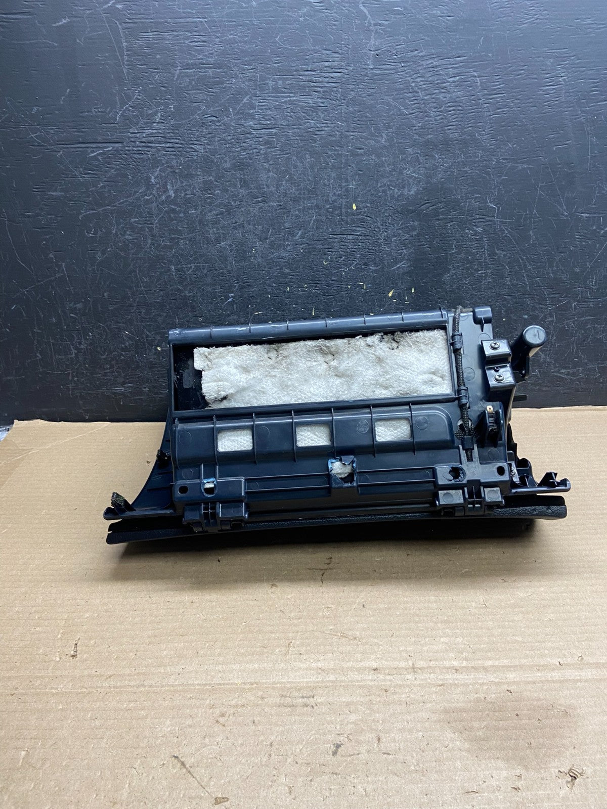 2008 to 2013 Hyundai Genesis Sedan Glove Box AH1592 PS4