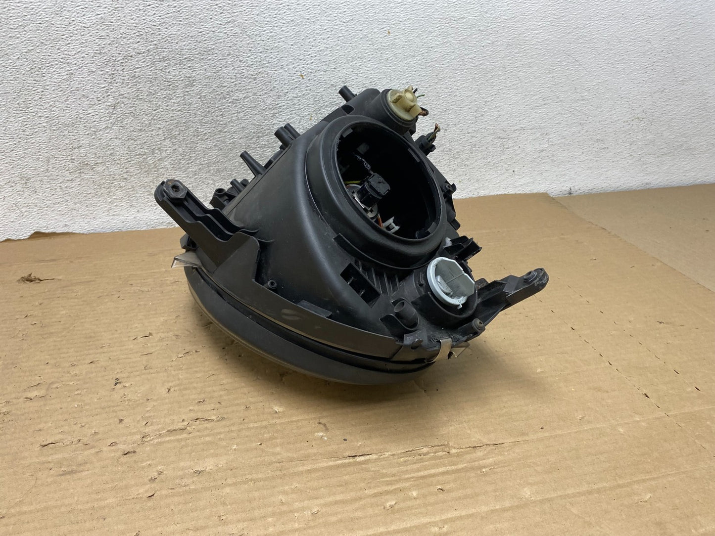 2003-2006 Mercedes E E320 E350 Class Right Passenger Halogen Headlight AG8202 DW6