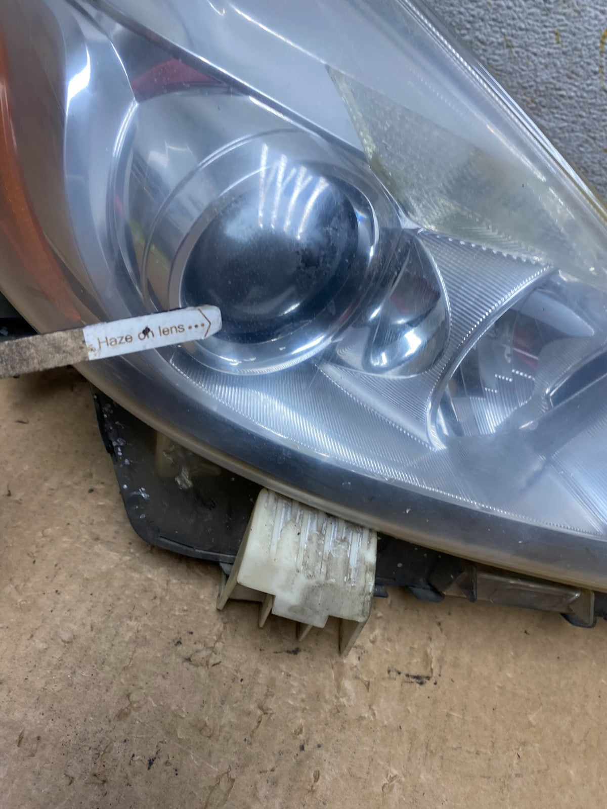 2015 - 2017 Toyota Prius V Right Passenger Side Halogen Headlight AI3553 DW4