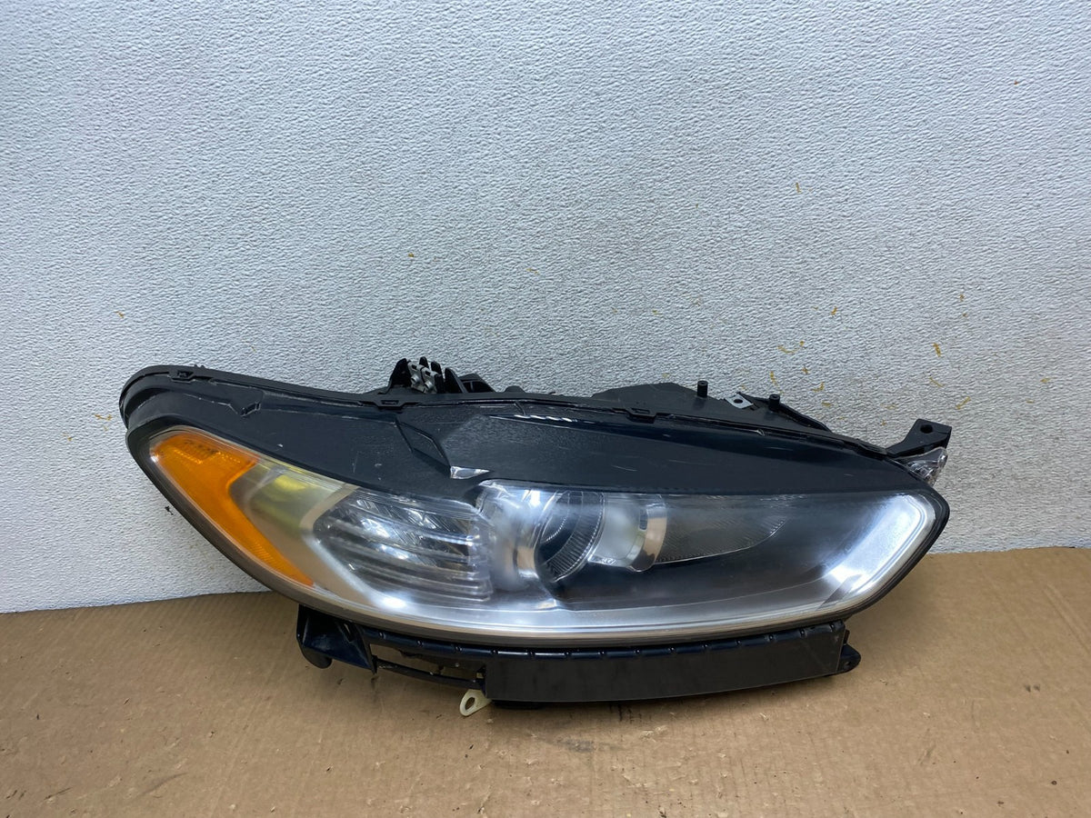 2013 to 2016 Ford Fusion Right Passenger Rh Side Headlight AI8864 DW0