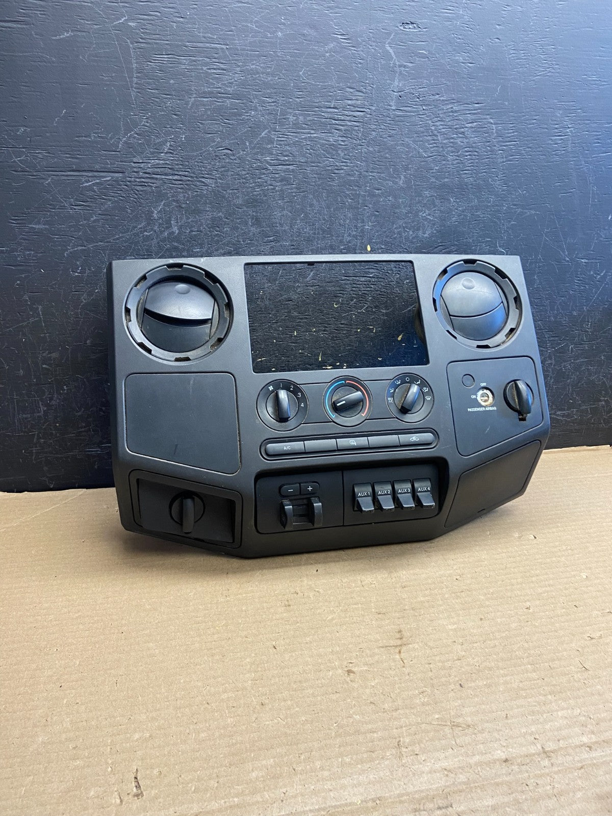 2008-2010 Ford F250 F350 Radio Climate Control Radio Dash Bezel Panel ah1557 DG0