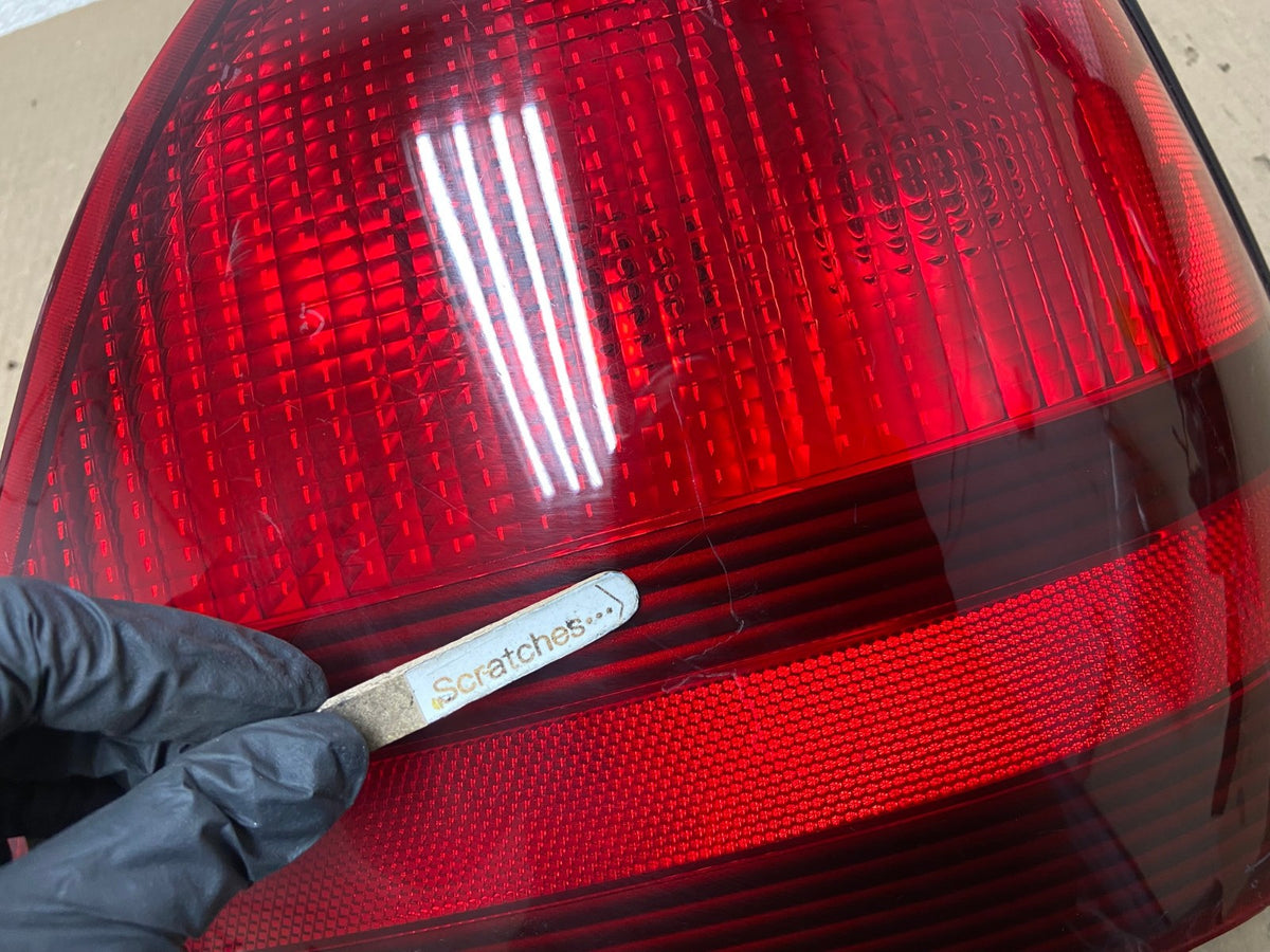 2003 to 2011 Mercury Grand Marquis Right Passenger Tail Light AH5937 LK3