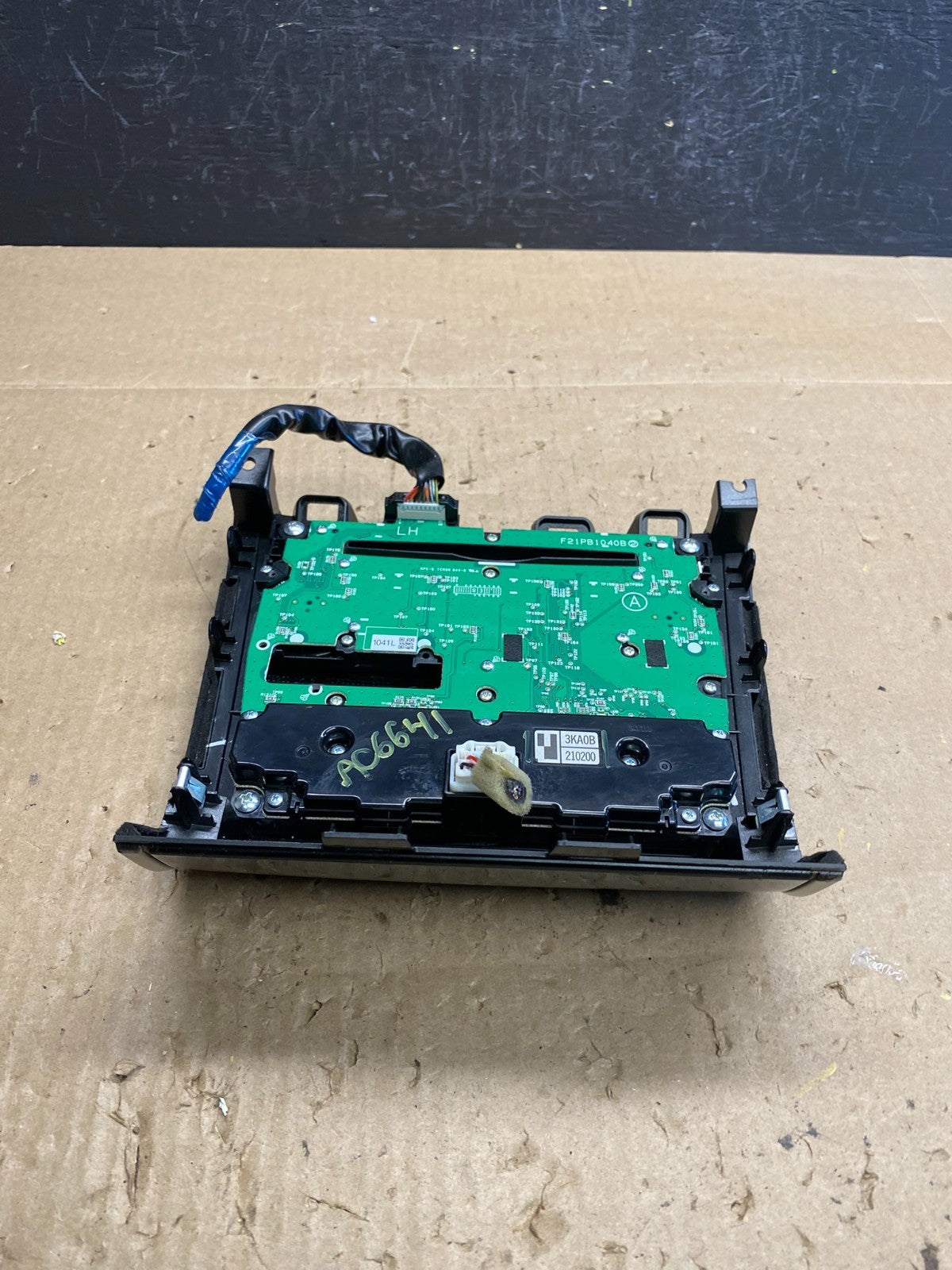 2013 to 2016 Nissan Pathfinder Radio Temperature Climate Control AC6641 DG5
