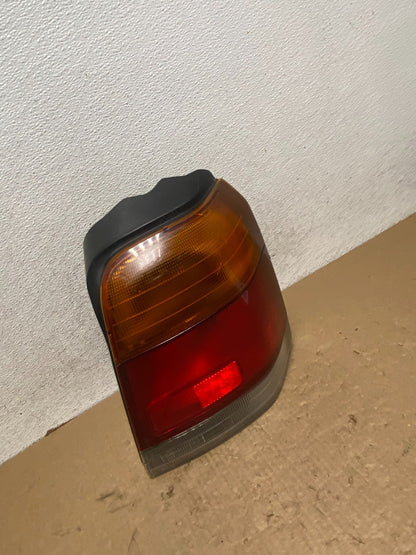 1999 2000 Subaru Forester Right Passenger RH Side Tail Light AF7973 GD2