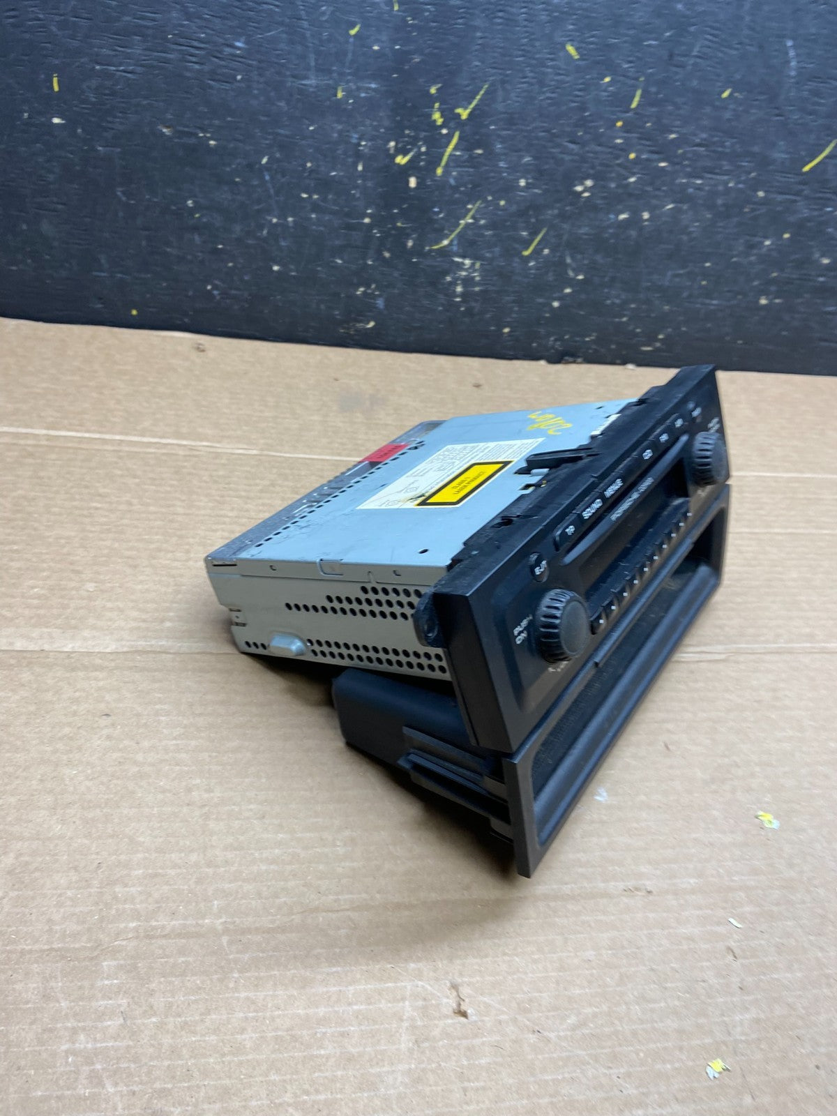 2003 to 2010 Porsche Cayenne Radio CD AM/FM Player OEM W0102 DG1