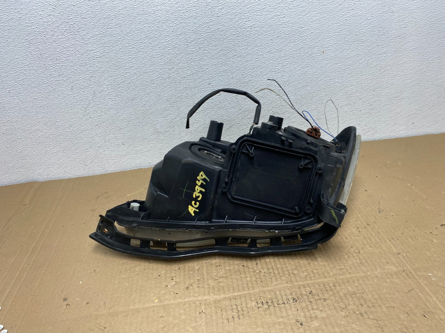 2008 2009 2010 Toyota Avalon Right Passenger Side Halogen Headlight OEM AC39498