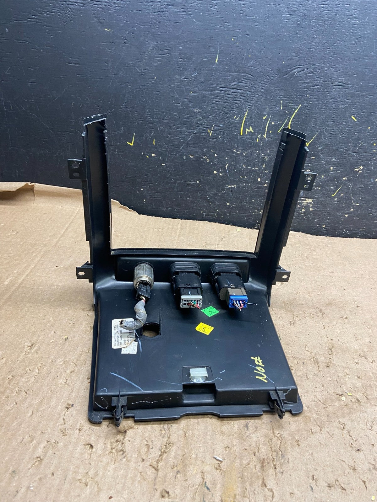 2006 - 2008 Honda Pilot Center Front Heated Seats Power Outlet Bezel z4078 DG3