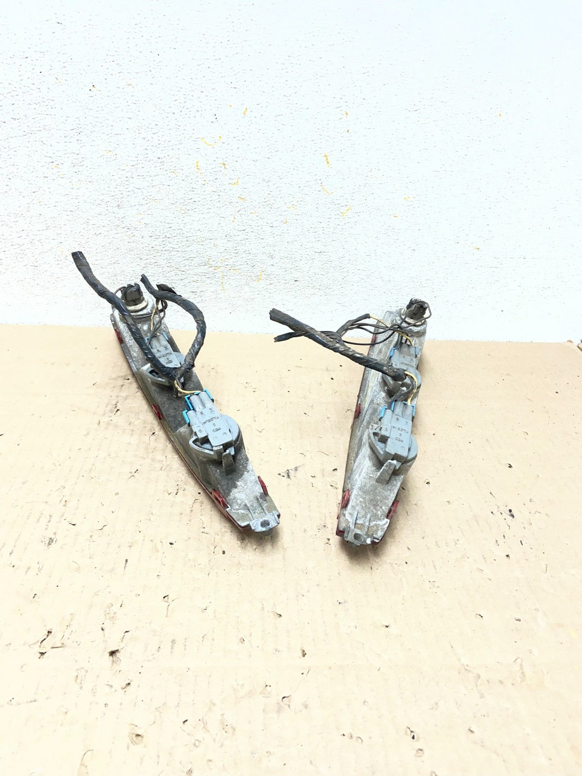 1994 to 1999 Cadillac Deville Left+Right Side Tail lights ai2288 DG4