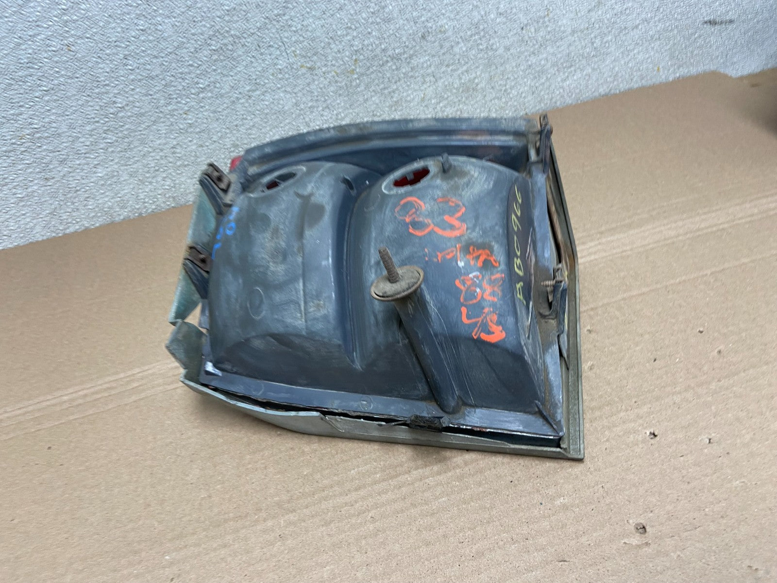 1980 Oldsmobile Delta 88 Left Driver LH Side Tail Light AB0966 LK10