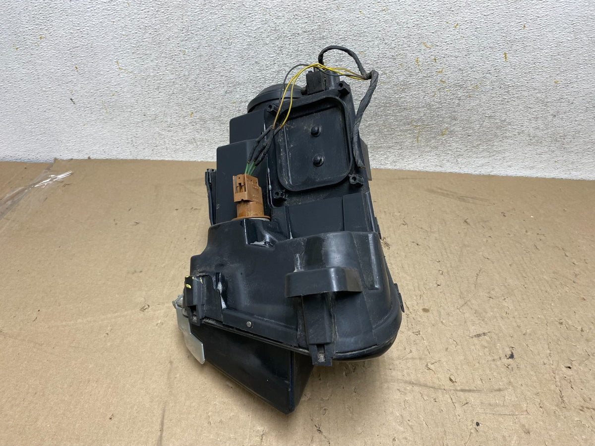2011 to 2014 Ford Edge Front Right Passenger Headlight Halogen AH7626 DW7