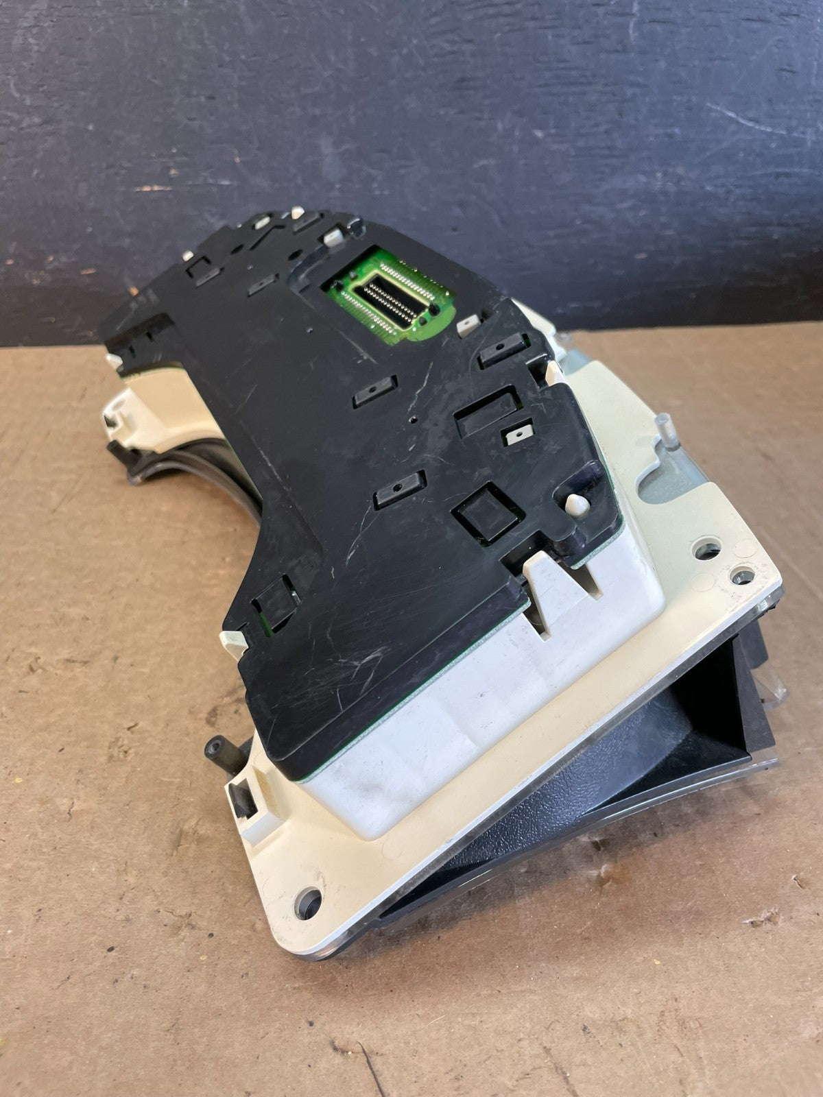 2001 to 2002 Chevrolet Express Speedometer Cluster Gauge AD0383 DG5