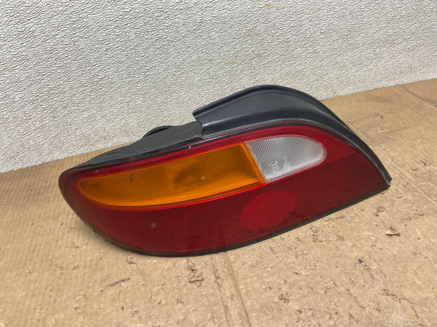 1996 1997 1998 Hyundai Elantra Sedan Left Driver LH Tail Light Oem AA7183 DW0