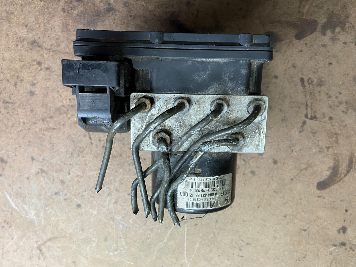 2002 to 2005 Mercedes C230 C240 C-Class ABS Pump Module a0325459132 M1216 DG1