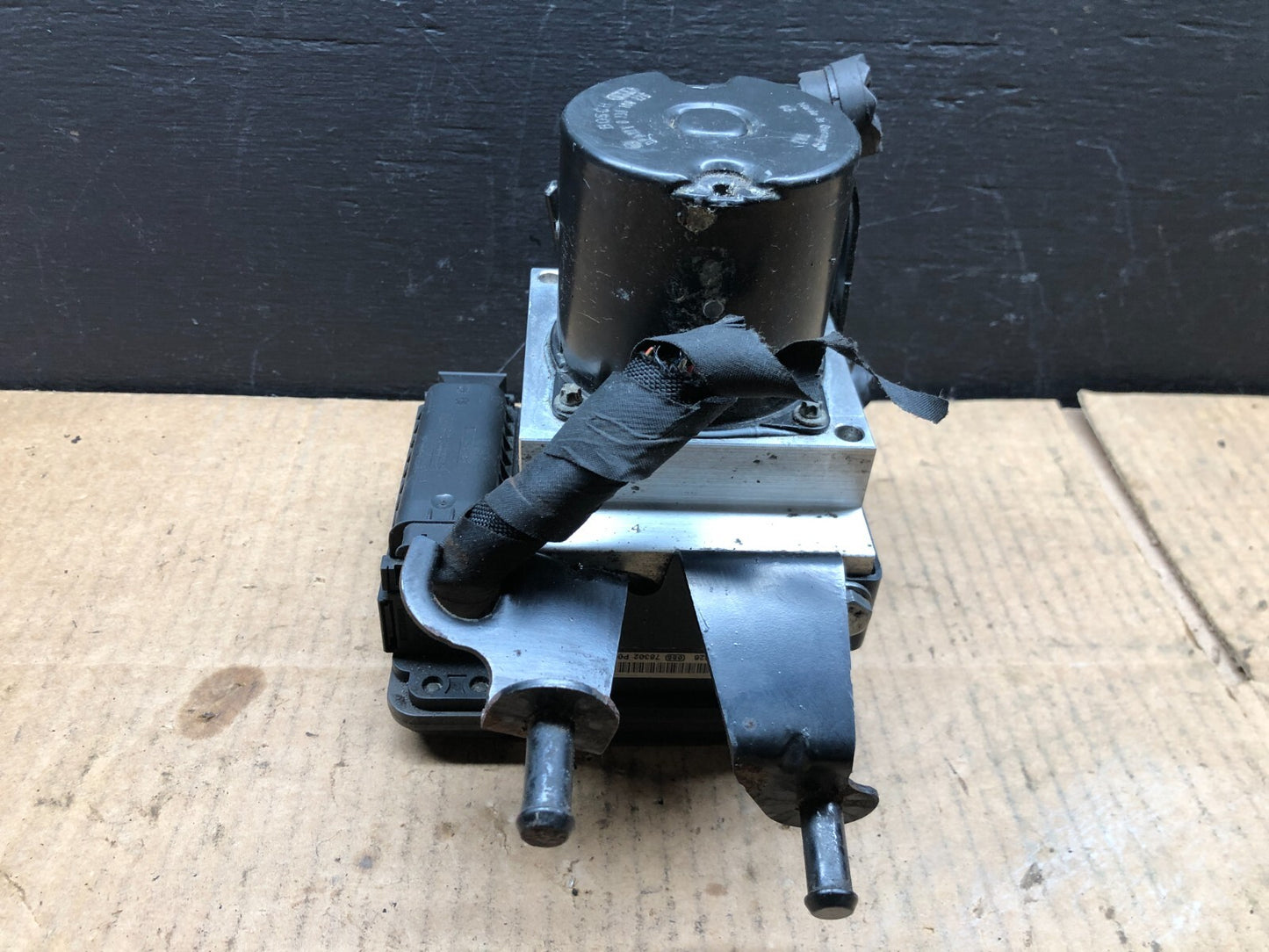 2008 to 2010 BMW 5-Series ABS Anti-Lock Brake Pump OEM 6780647 D2243 DG10
