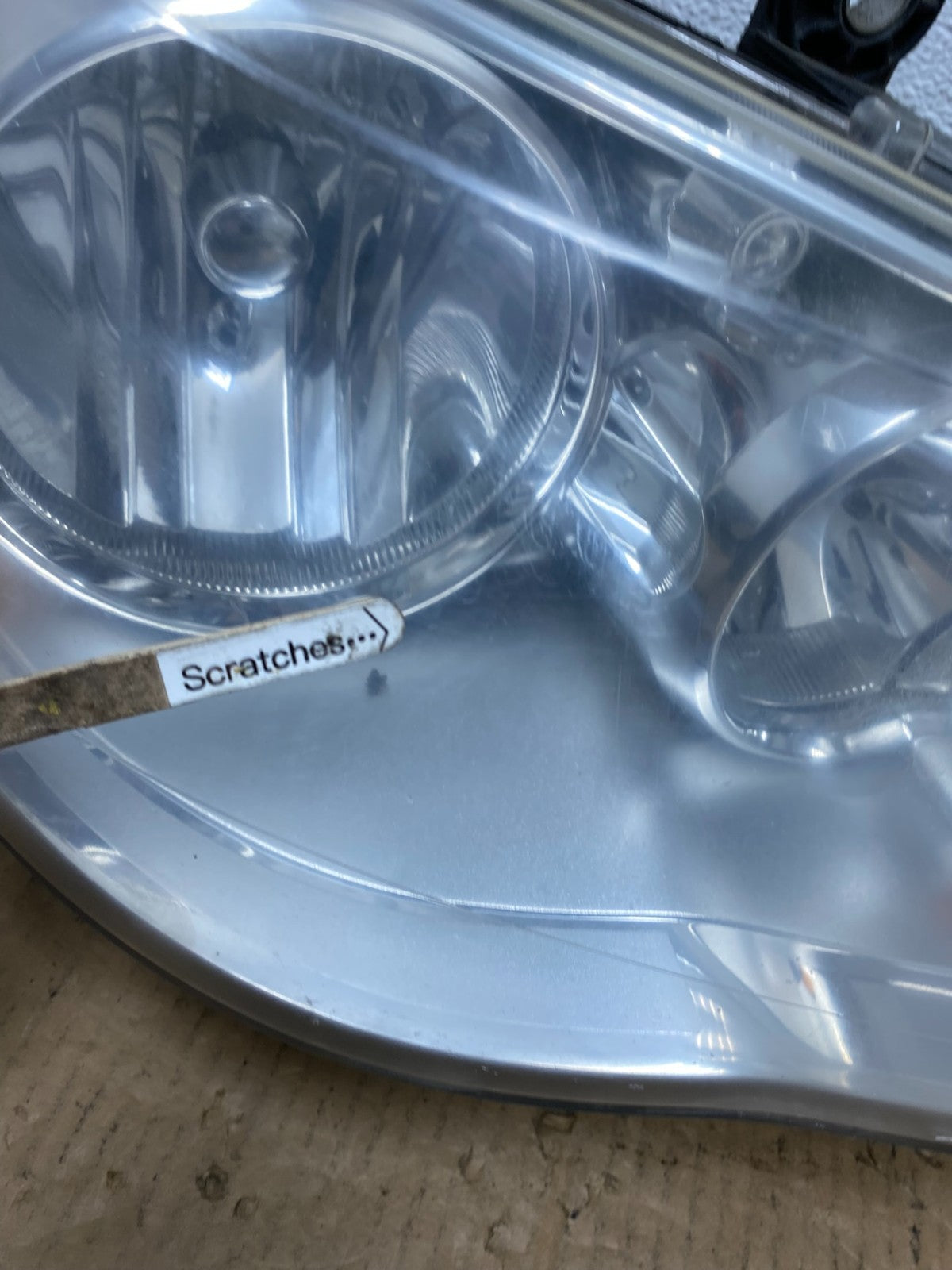 2011 to 2016 Chrysler Town and Country Right Passenger Headlight AD1078 DW3