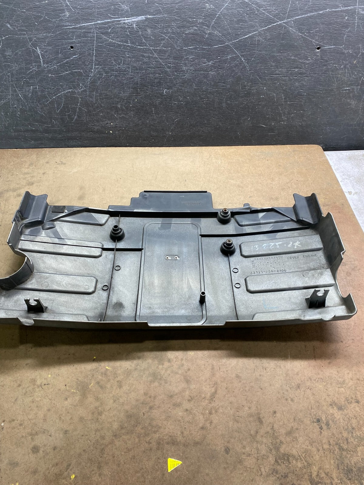 1999 to 2004 Acura RL 3.5L Engine Cover 32121-p5a-0100 M3107 DG4