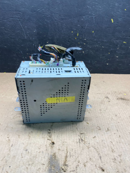 2004 to 2005 Nissan Titan Am Fm Cd Player Radio Receiver Q9357 DG5
