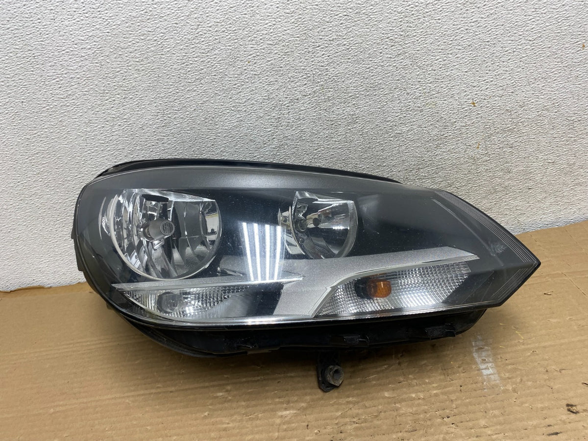 2012 to 2016 Volkswagen Eos Right Passenger Side Headlight AG9052 PS0