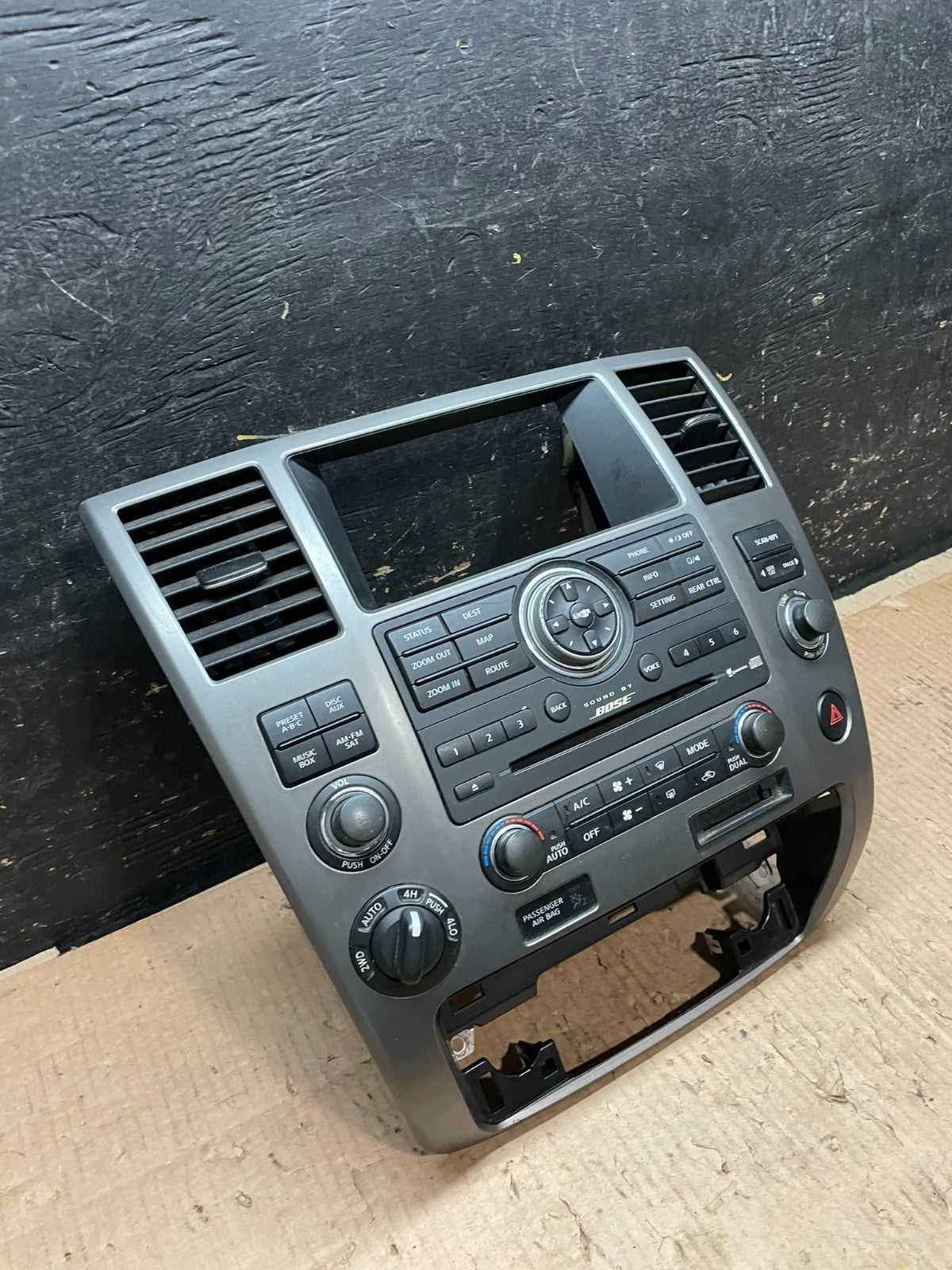 2008 to 2012 Nissan Armada Bose Radio CD Player A/C Climate Control Y6422 DG1