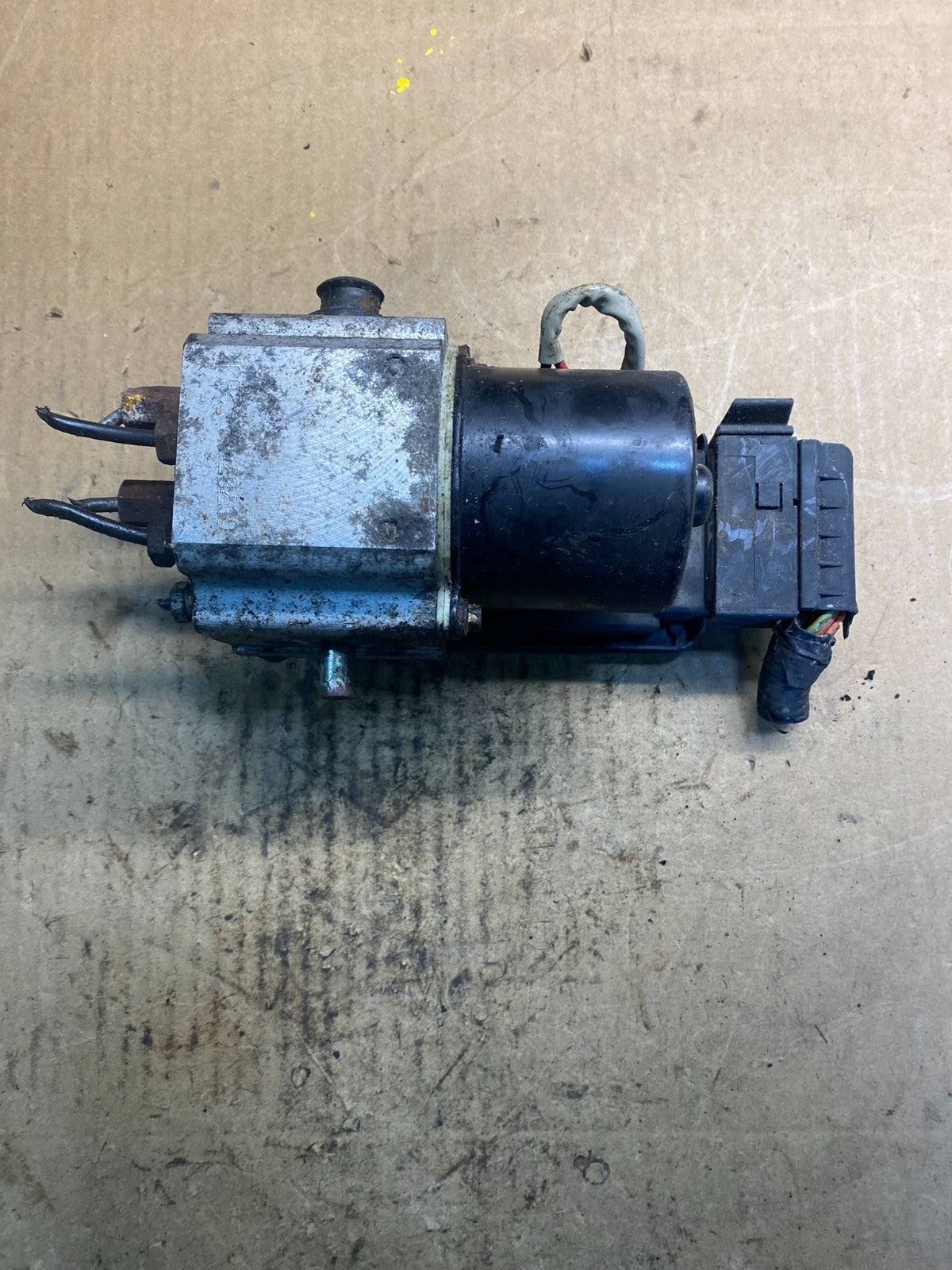 2009 2010 Ford E250 E350 Econoline Anti-Lock ABS Antilock Brake Pump Z2414 DG6